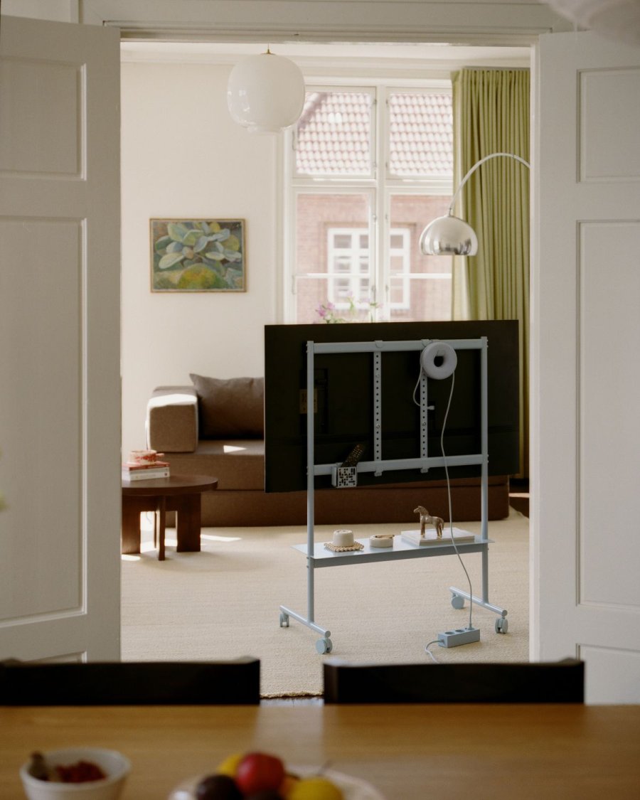 Pedestal Rover TV-Stander 117 cm, Powder Blue